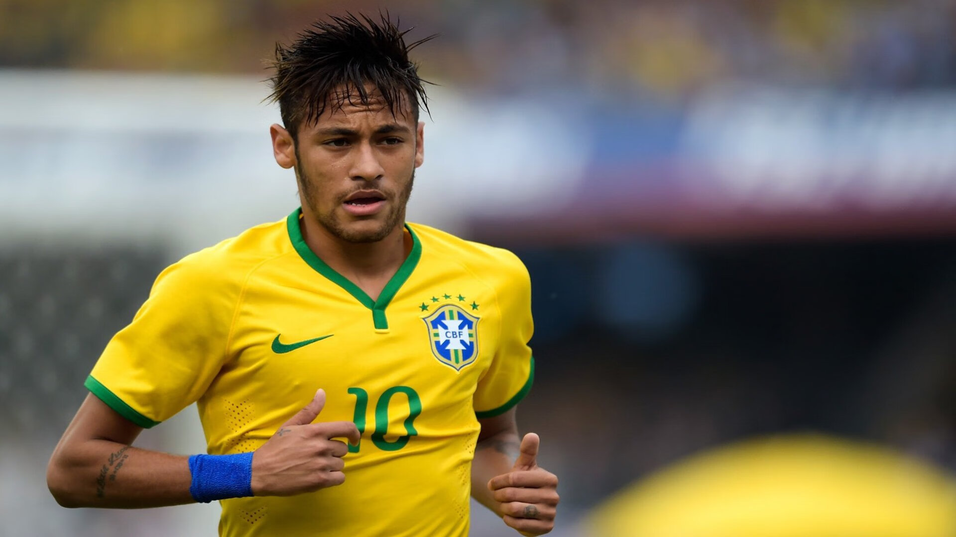 中超联赛中国队晋级 球迷齐声欢呼，中超足球联赛