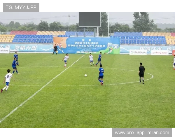 足球联赛推动俱乐部青训成果的第三方评估与展示，足球青训俱乐部运营